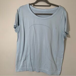 Lululemon light blue short sleeve swiftly tech t-shirt Women's size 12/14 XL